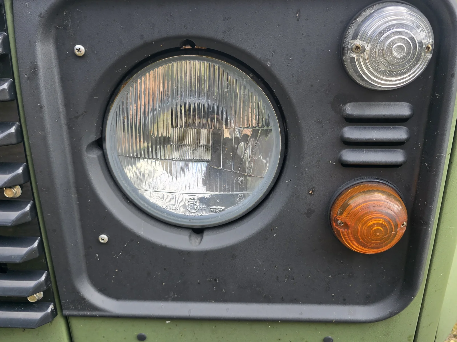 Front- und Scheinwerferdetail an meinem Defender 110