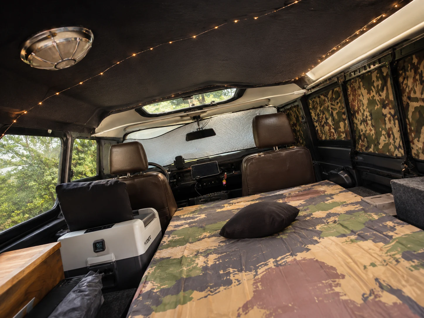 Schlafplatz und Innenausbau in meinem Land Rover Defender 110