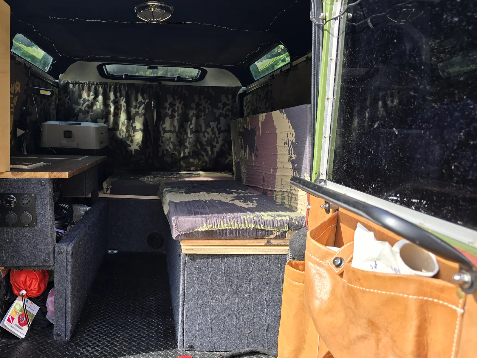 Innenraum und Grundriss meines Land Rover Defender 110