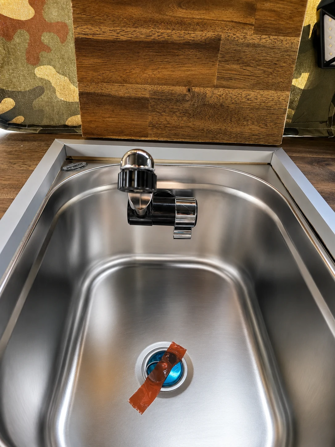 Spüle im Camper-Ausbau meines Defender 110