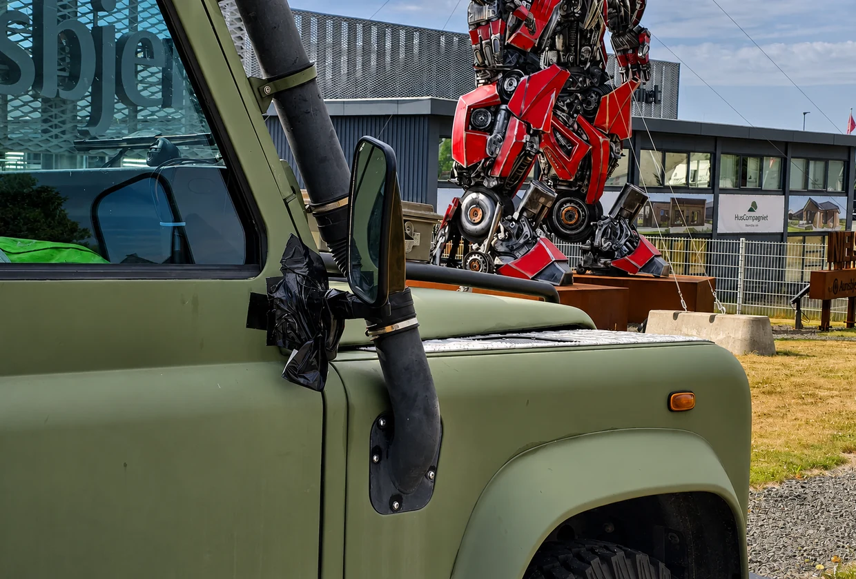 Mein Defender an einem ungewöhnlichen Roadtrip-Stopp